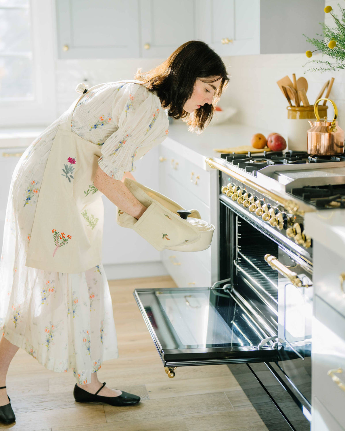Botanical Embroidered Apron - The Preppy Bunny