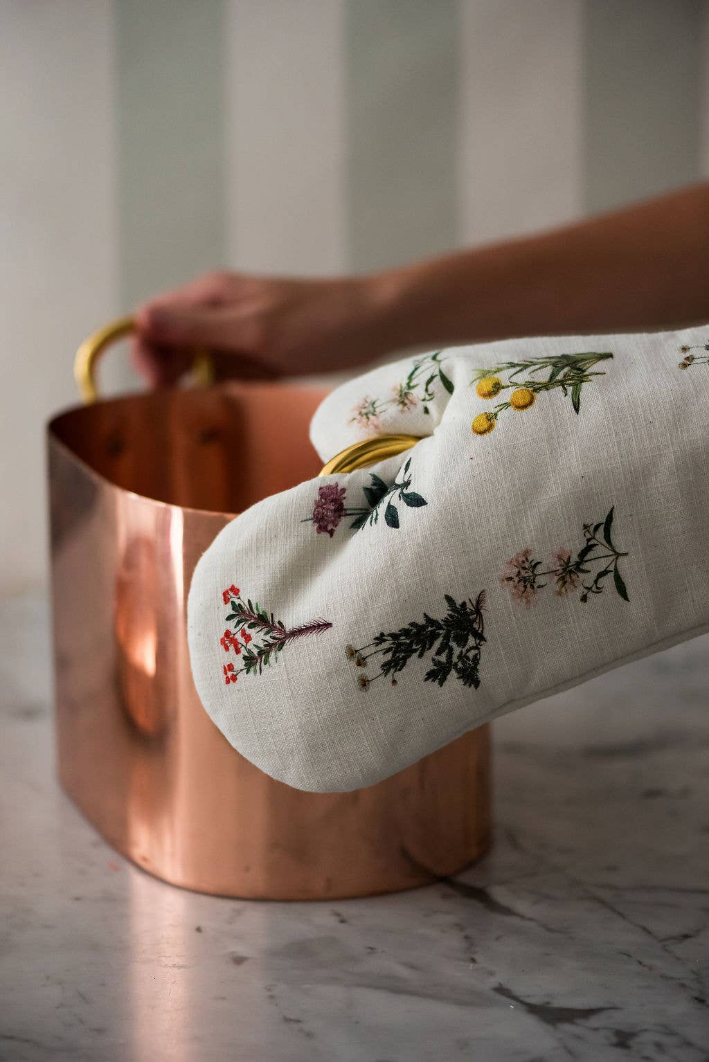 Flora Oven Mitt - The Preppy Bunny