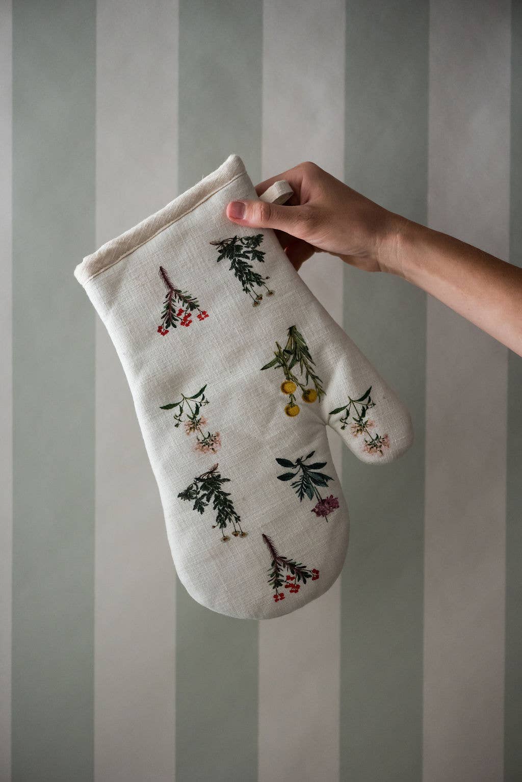 Flora Oven Mitt - The Preppy Bunny