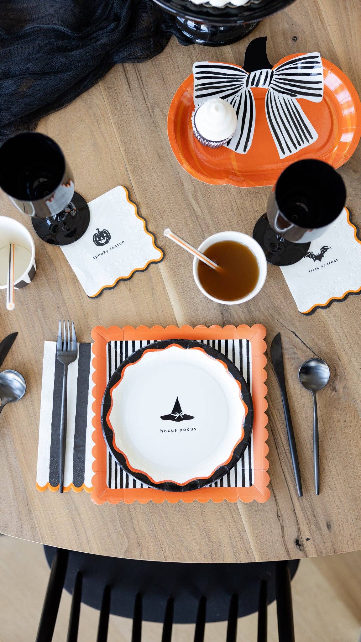 Black and Cream Stripes Scalloped 10" Plate