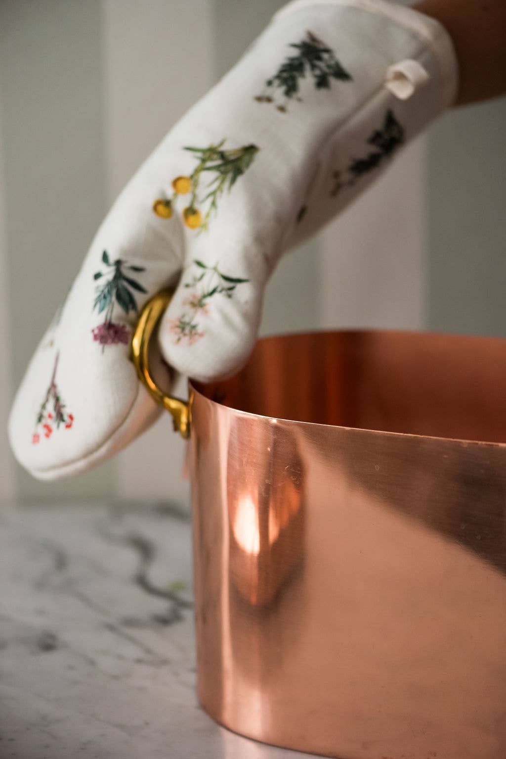Flora Oven Mitt - The Preppy Bunny