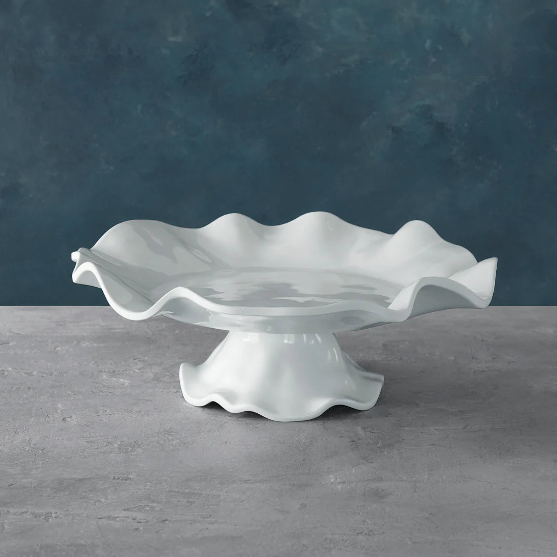 VIDA Havana Pedestal Cake Plate in White