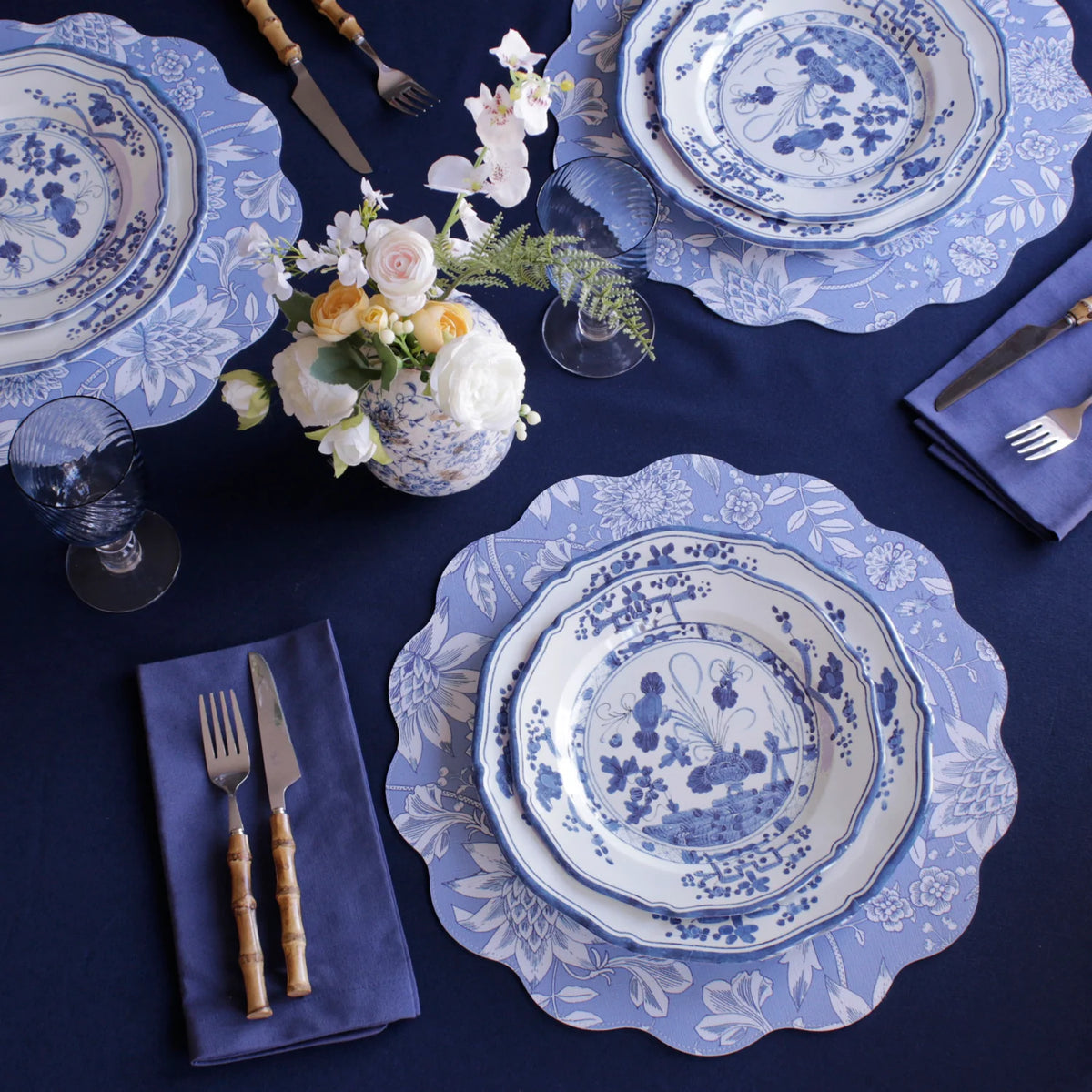 VIDA Faenza 9" Salad Plate Set of 4 in White and Blue - The Preppy Bunny