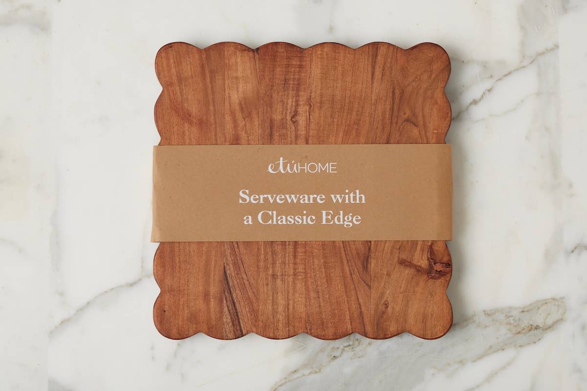 Scalloped Square Cutting Board - Medium - The Preppy Bunny