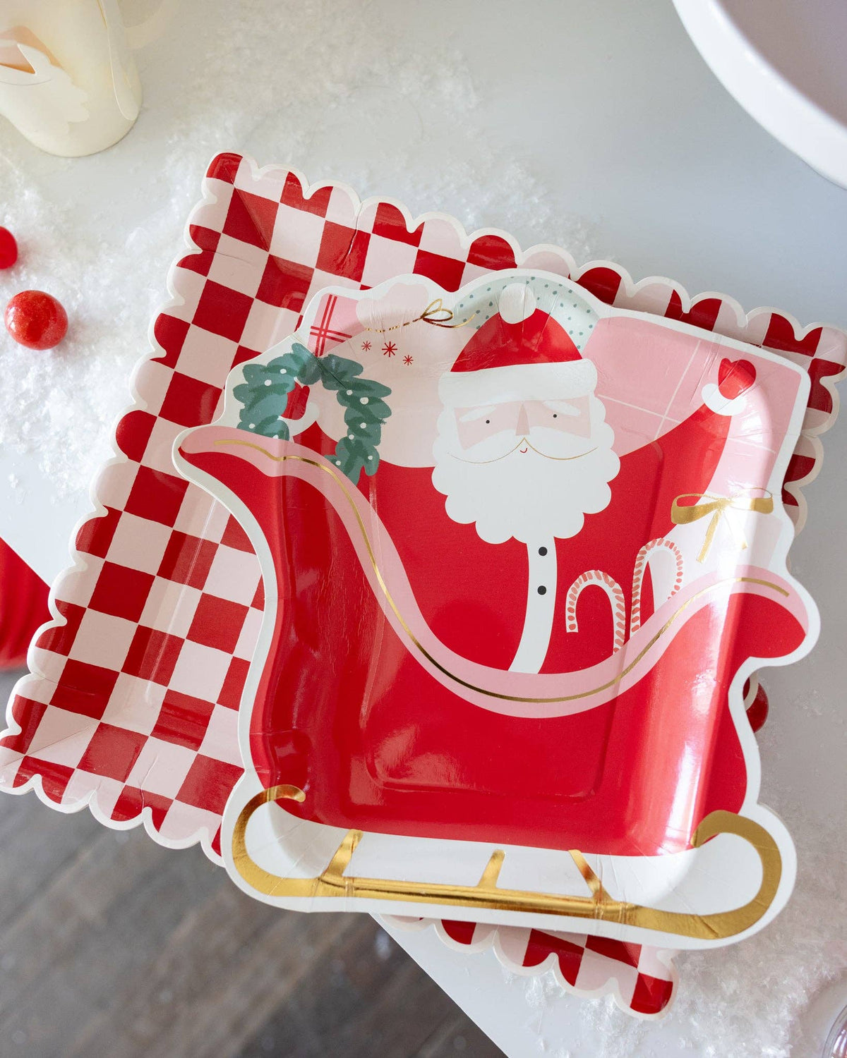 Santa&#39;s Sleigh Shaped Paper Plates