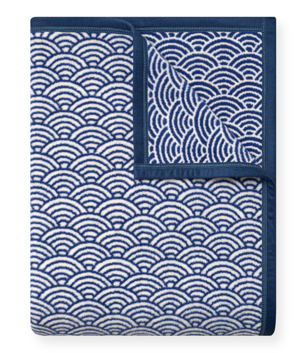 Brewster Scallops Blanket by ChappyWrap