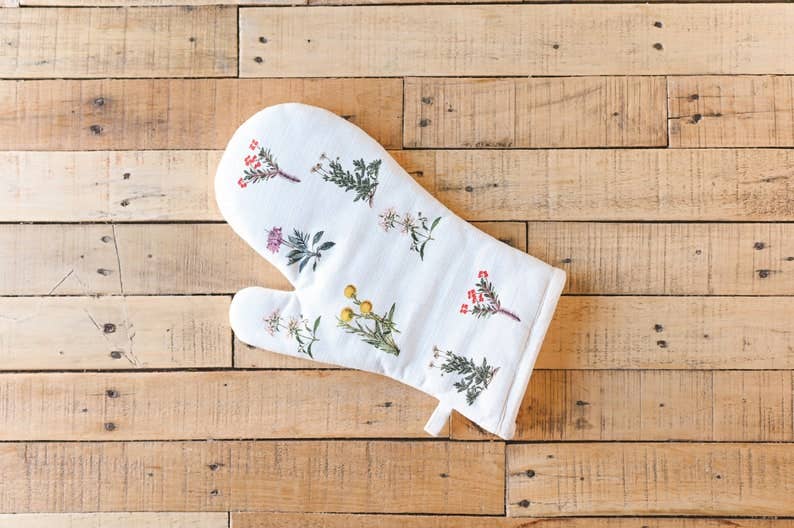 Flora Oven Mitt - The Preppy Bunny