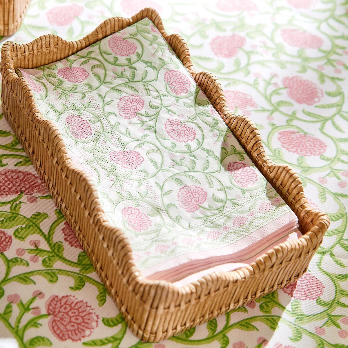 Scalloped Edge Basket Weave Pattern Guest Towel / Utensil Holder - Resin - The Preppy Bunny