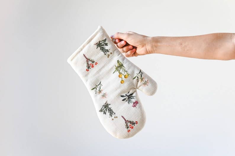 Flora Oven Mitt - The Preppy Bunny