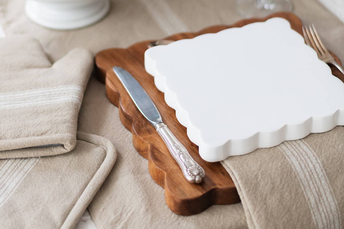 Scalloped Square Cutting Board - Medium - The Preppy Bunny