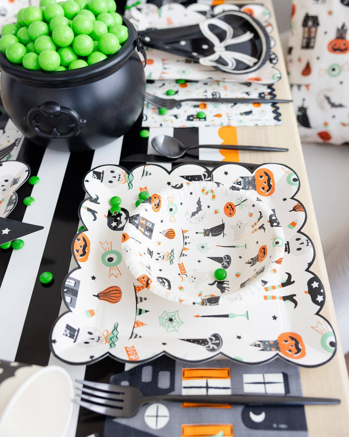 Tricks &amp; Treats Paper Bowls - The Preppy Bunny