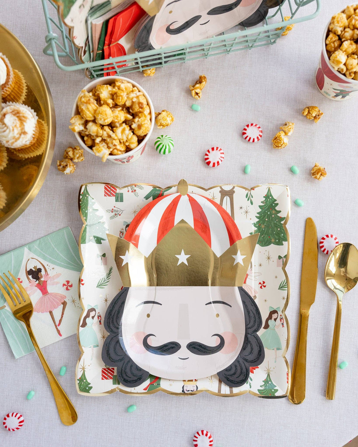 Nutcracker Shaped Head 10&quot; Paper Plates