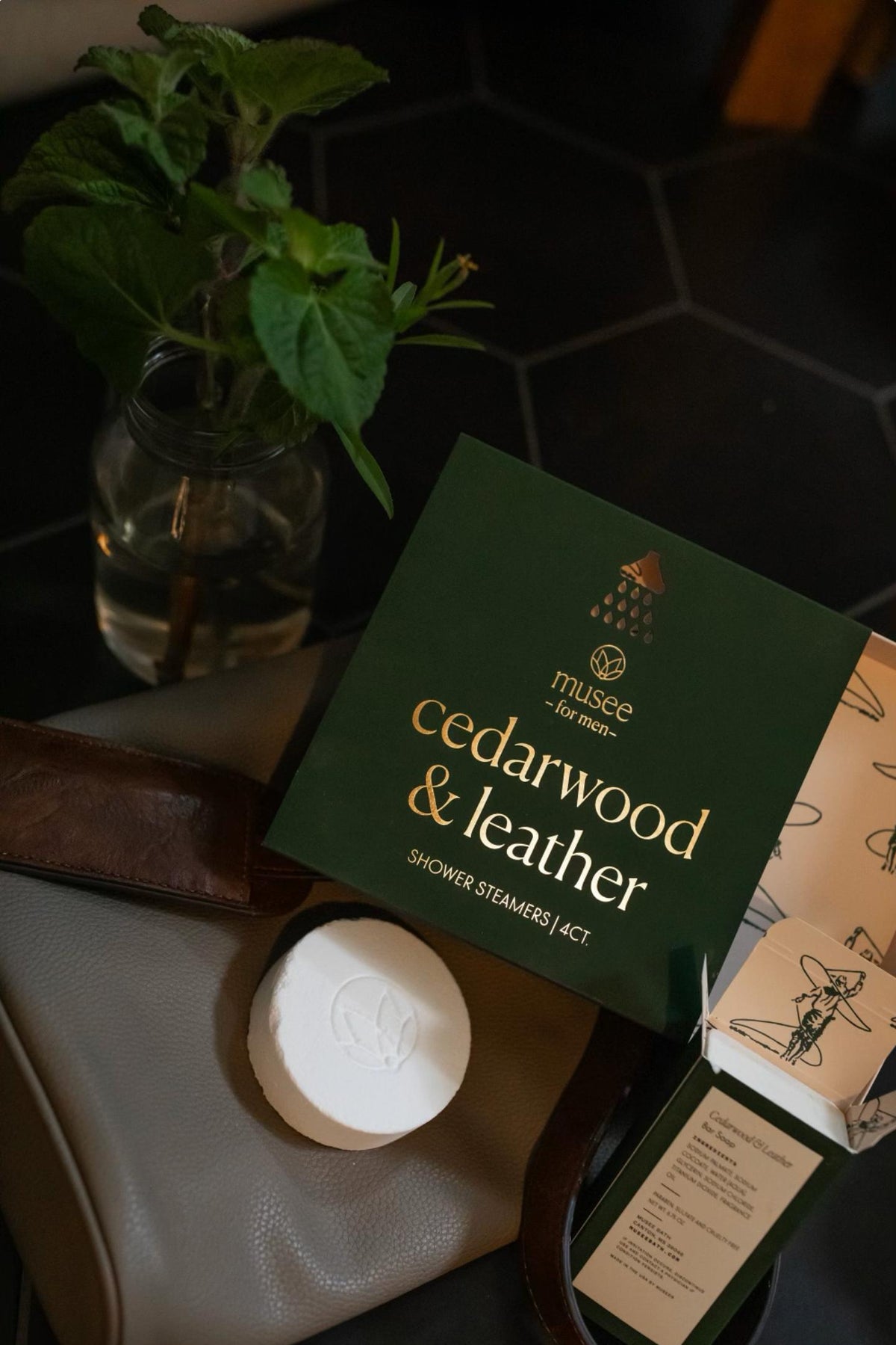 Cedarwood &amp; Leather Shower Steamers