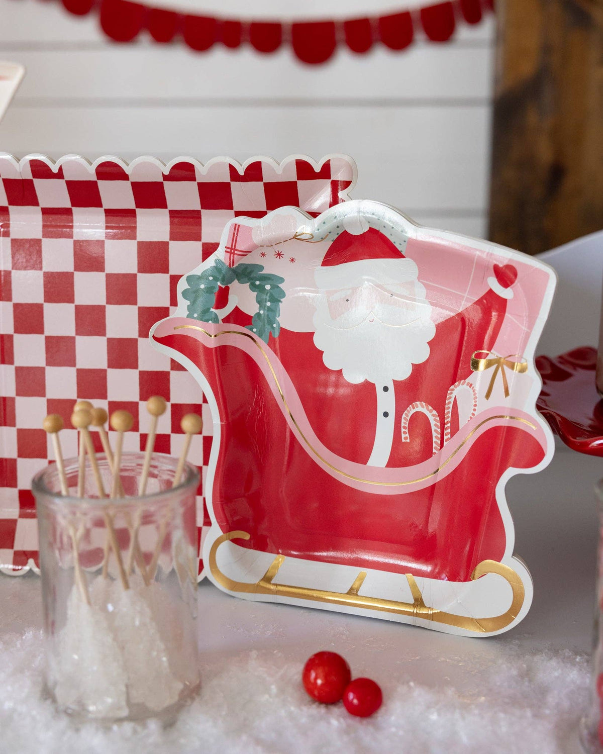 Santa&#39;s Sleigh Shaped Paper Plates