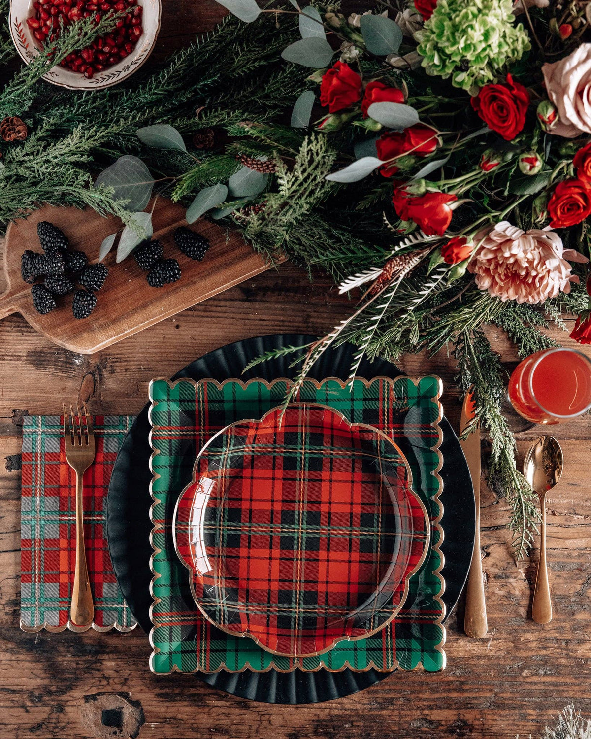 Red Christmas Plaid Paper Dinner Napkins - The Preppy Bunny