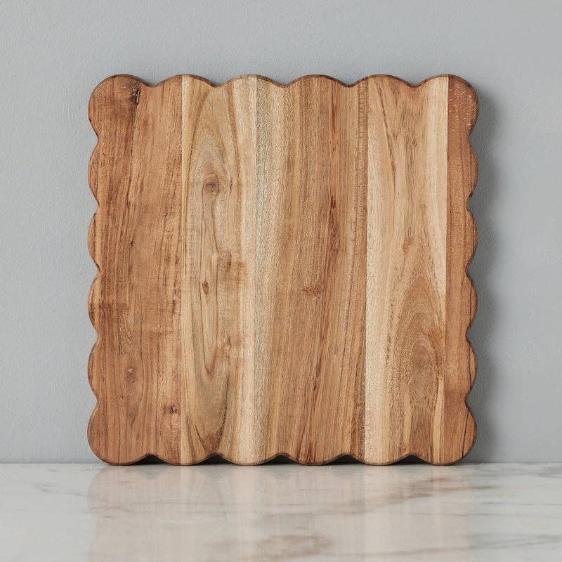Scalloped Square Cutting Board - Medium - The Preppy Bunny