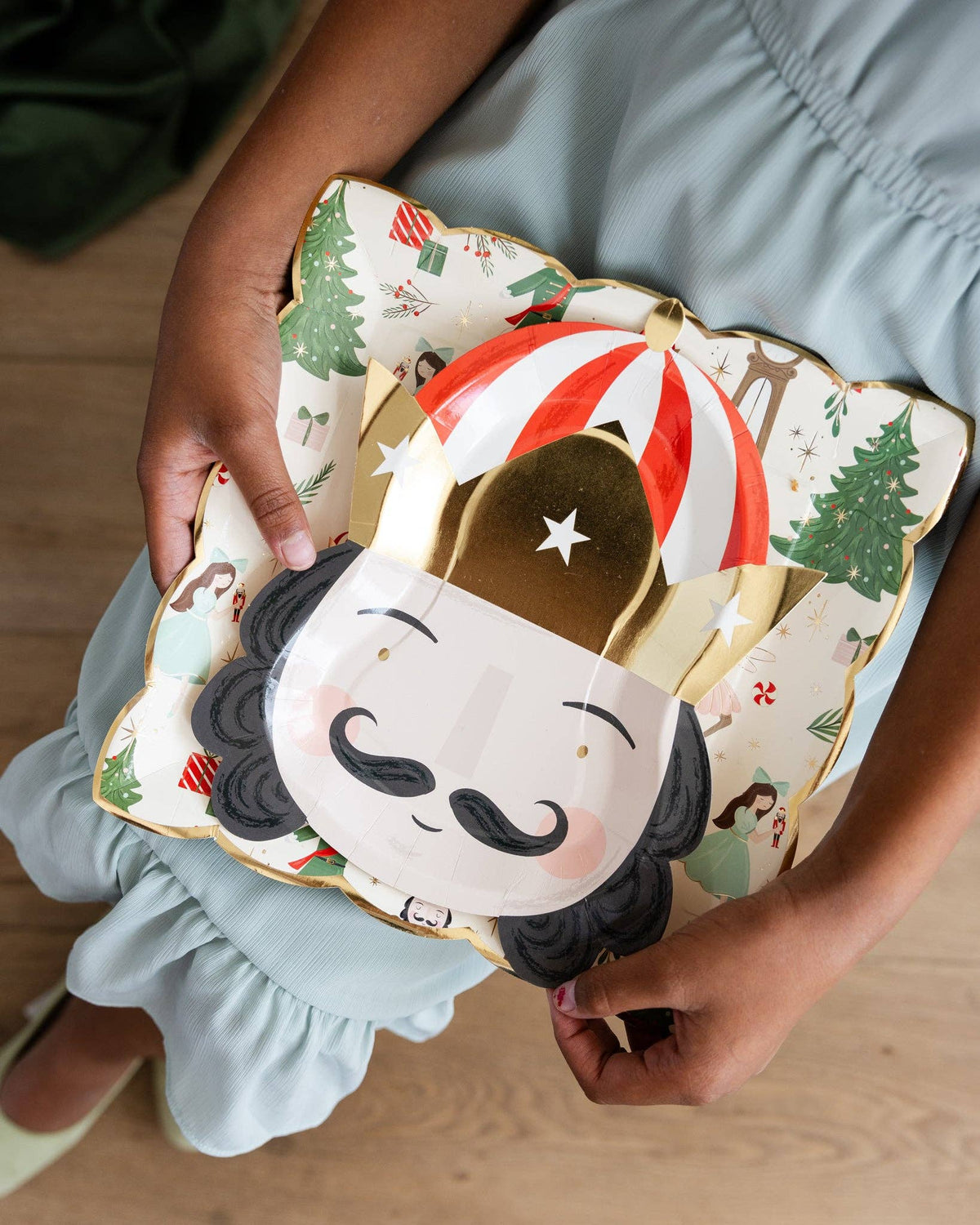 Nutcracker Shaped Head 10&quot; Paper Plates