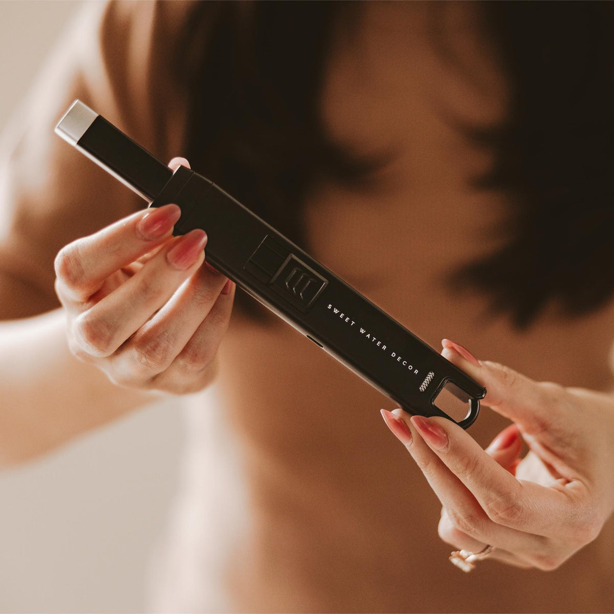 Black Large Rechargeable Electric Lighter - The Preppy Bunny