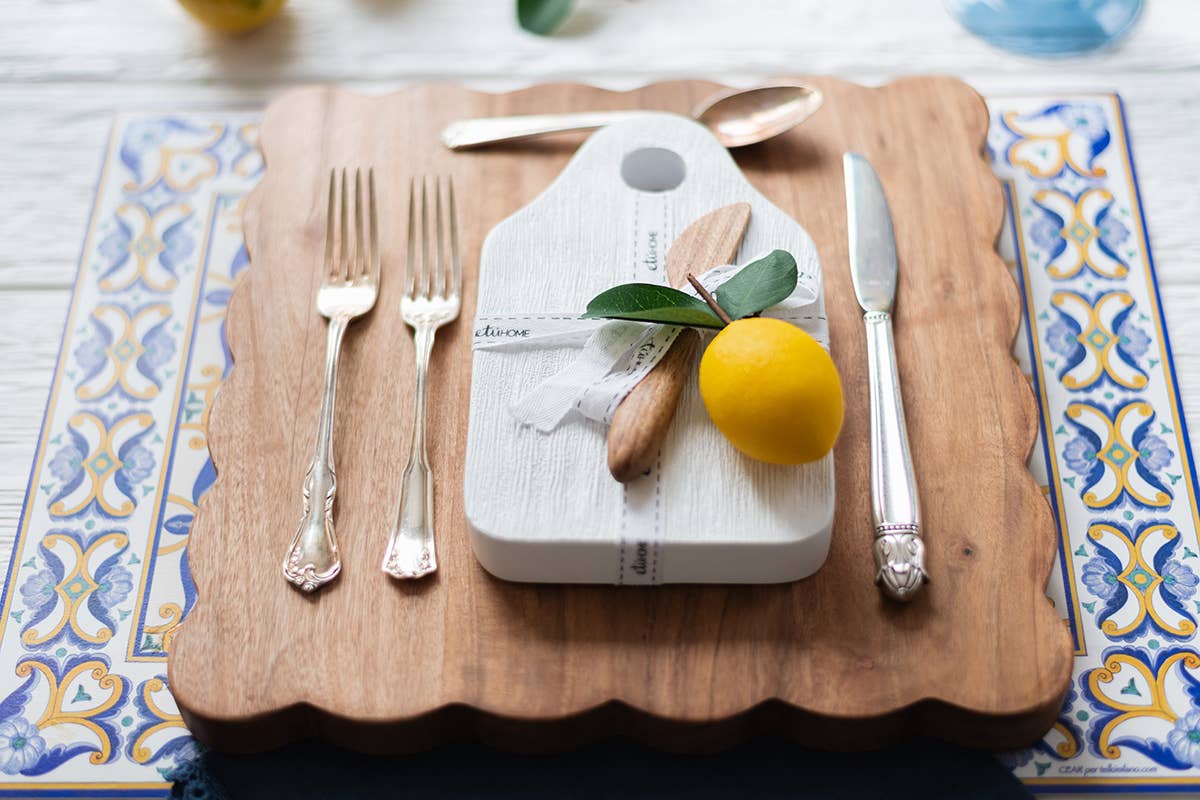 Scalloped Square Cutting Board - Medium - The Preppy Bunny