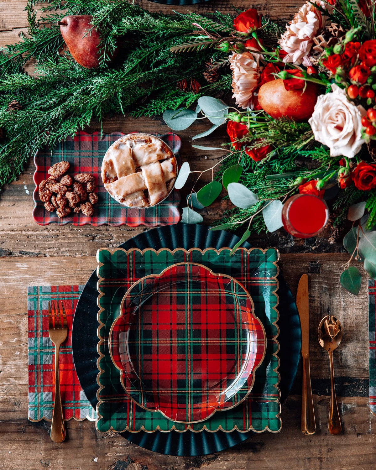 Red Christmas Plaid Paper Dinner Napkins - The Preppy Bunny